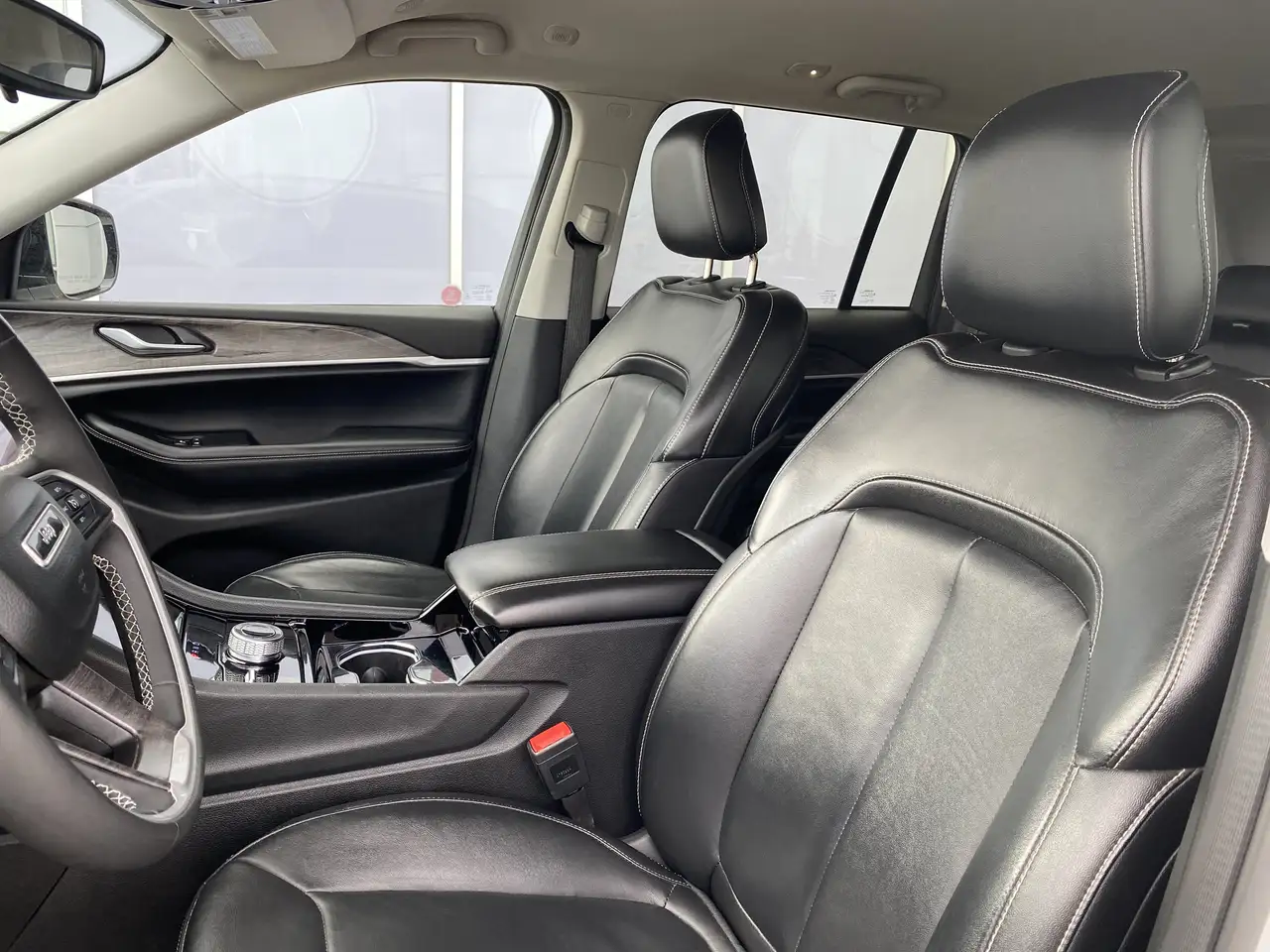 Jeep Grand Cherokee - Image 8