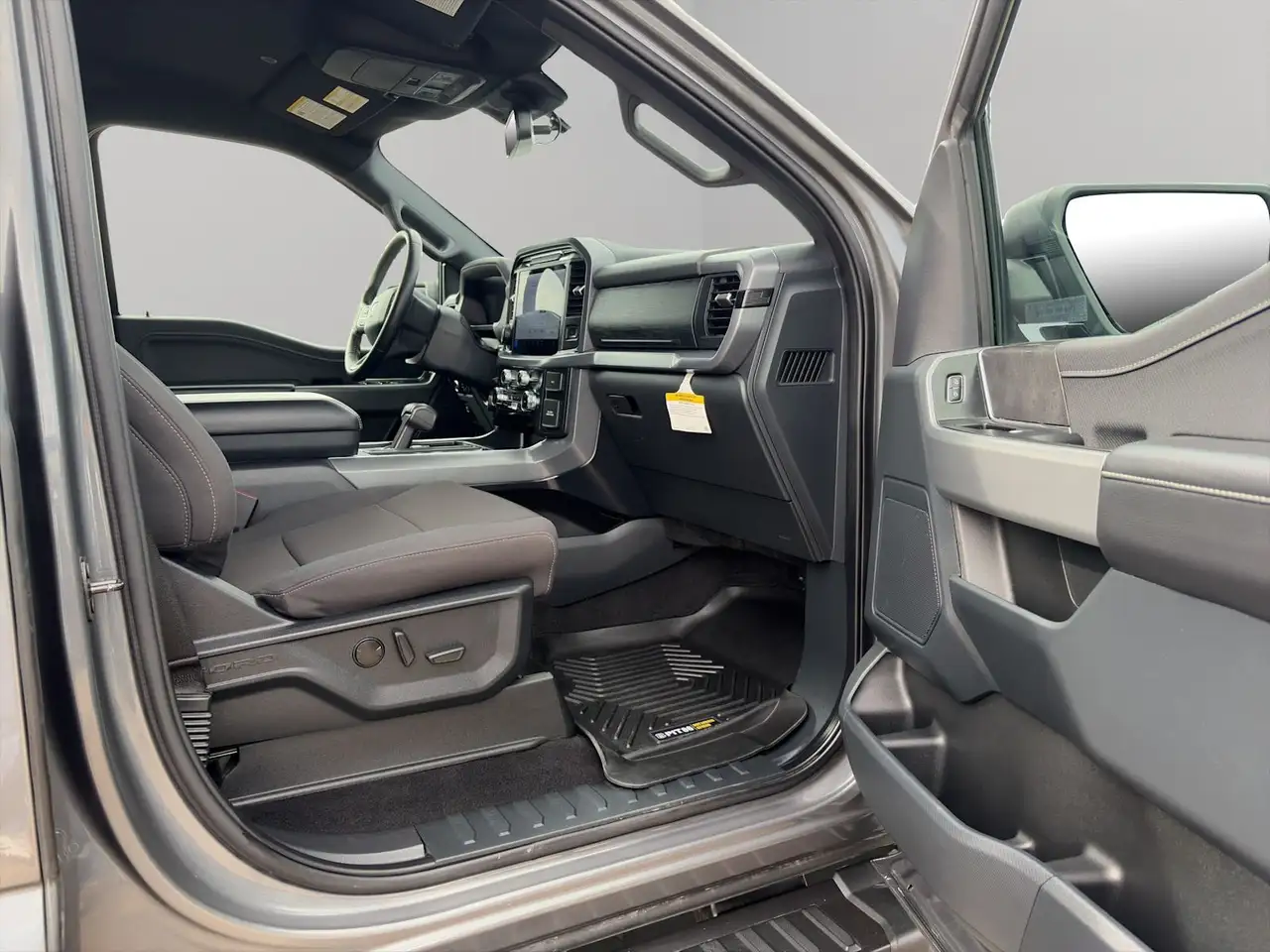 Ford F-150 - Image 21