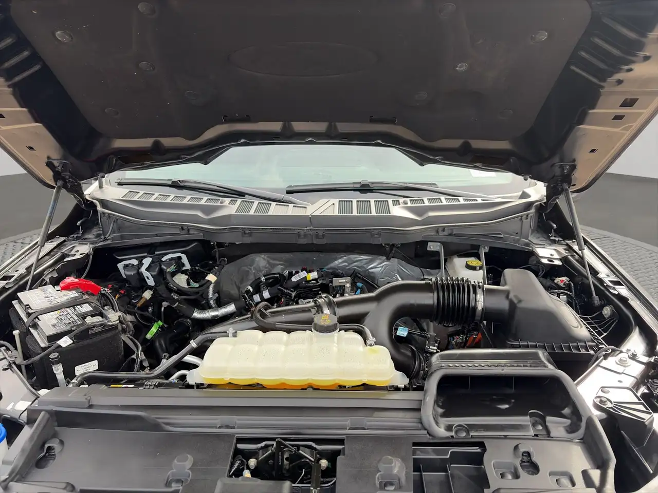 Ford F-150 - Image 11