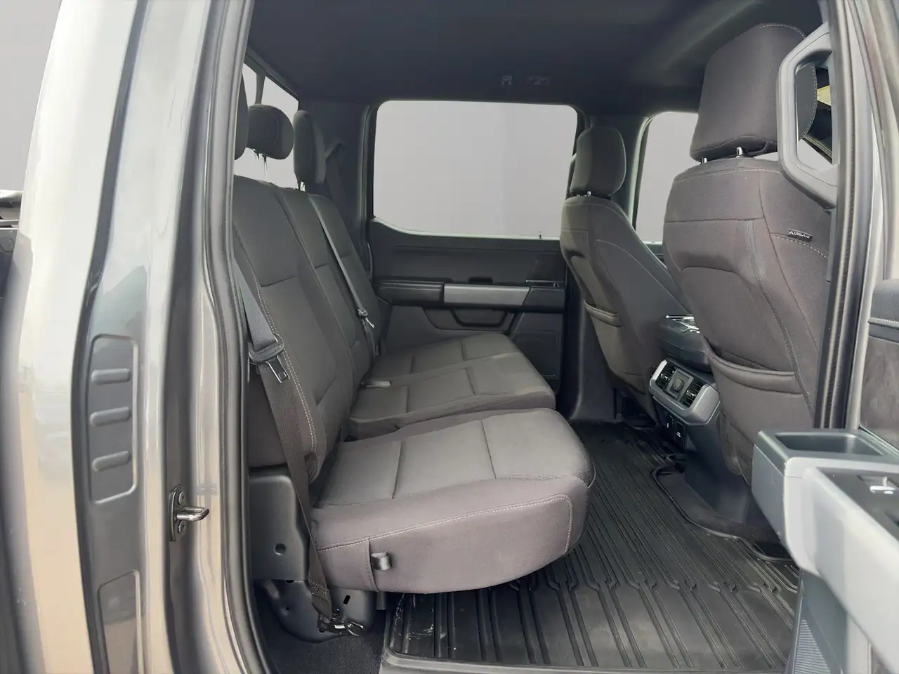 Ford F-150 - Image 24