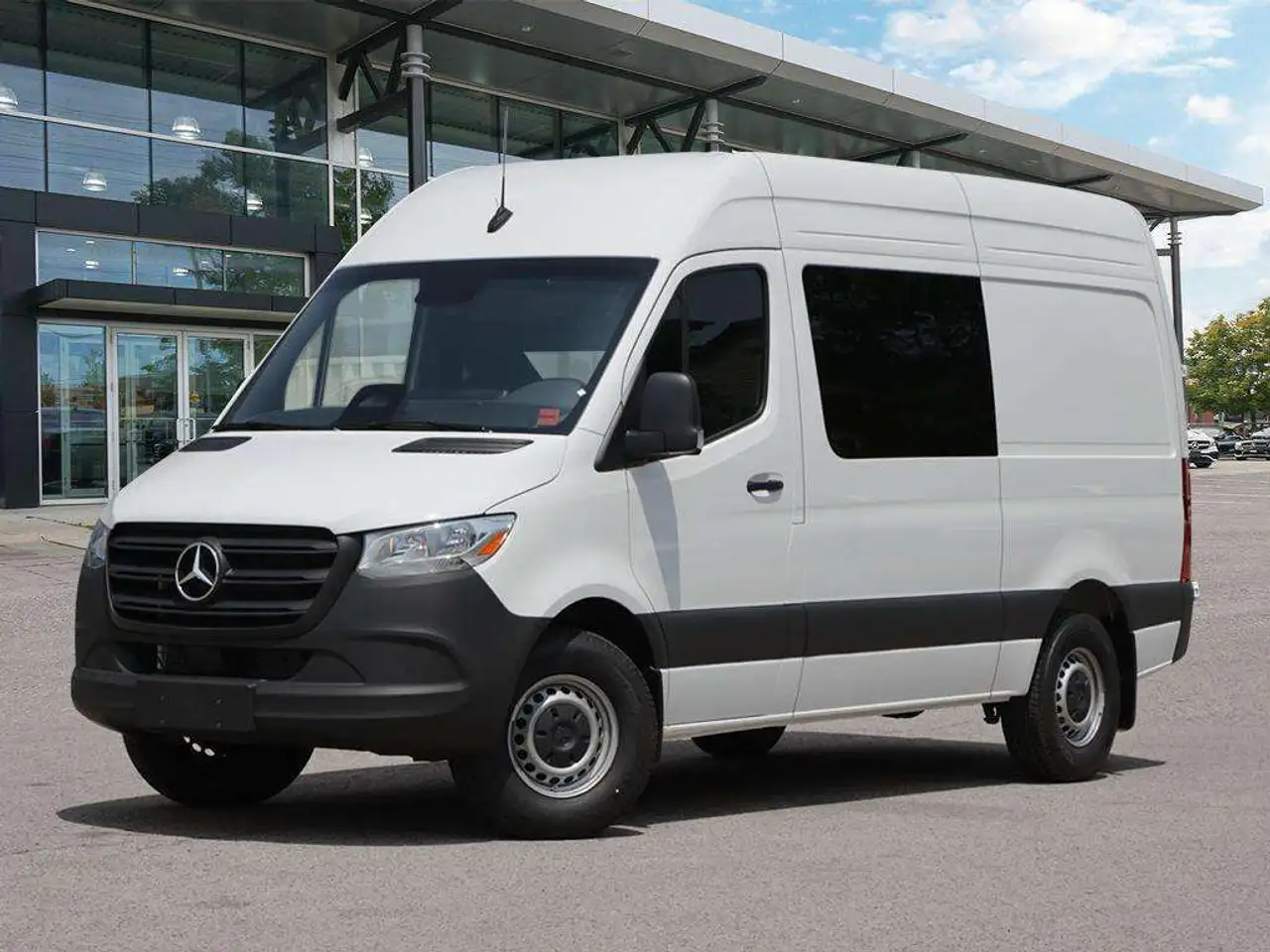 Mercedes-Benz Sprinter - Image 1