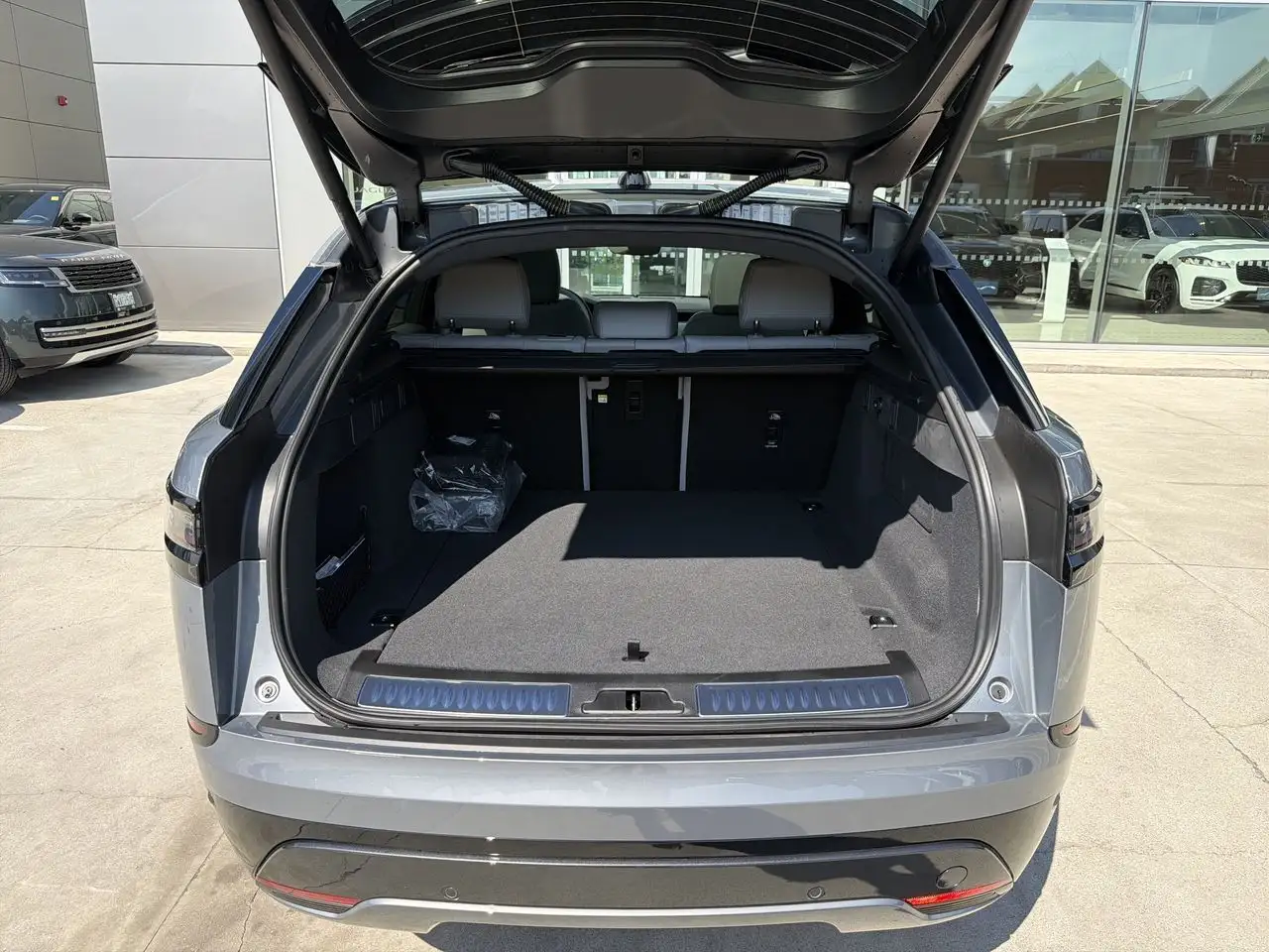 Land Rover Range Rover Velar - Image 21