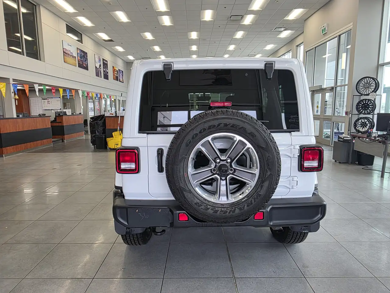 Jeep Wrangler - Image 6