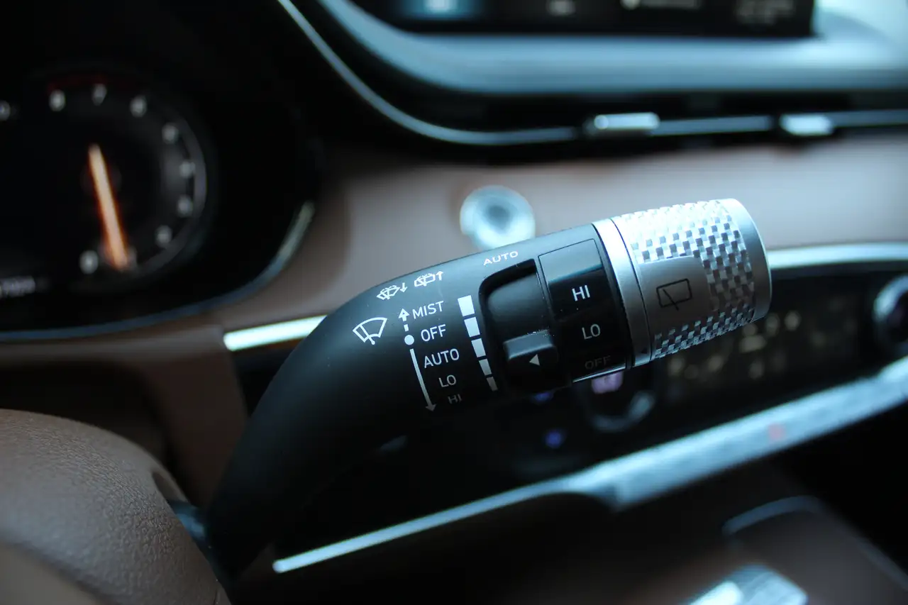 Genesis GV70 - Image 17