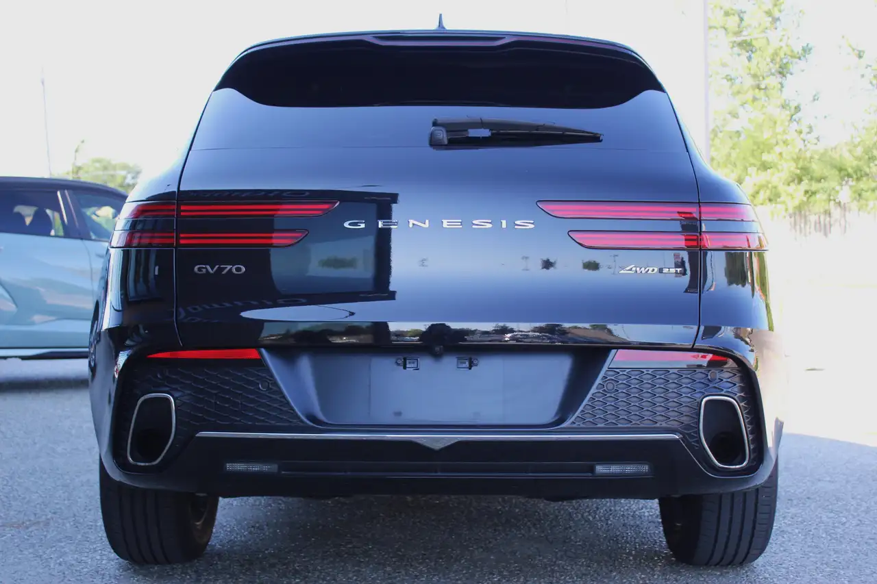 Genesis GV70 - Image 4
