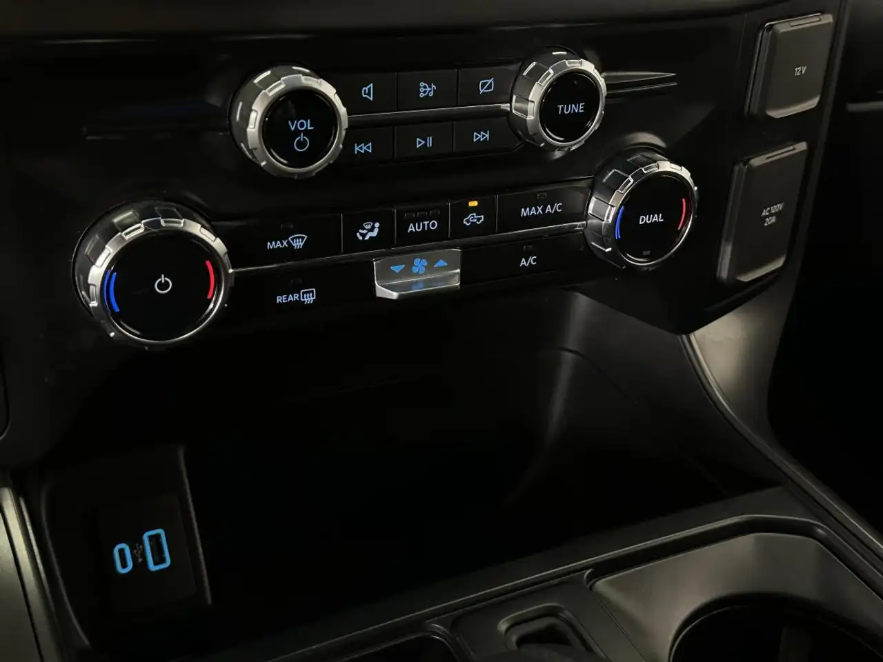 Ford F-150 - Image 20