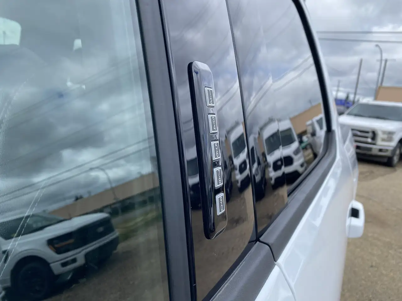 Ford F-150 - Image 5
