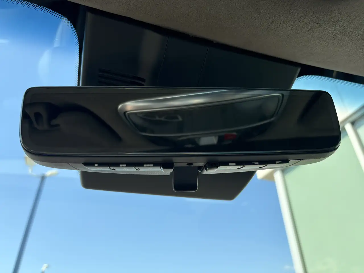Genesis GV70 - Image 36
