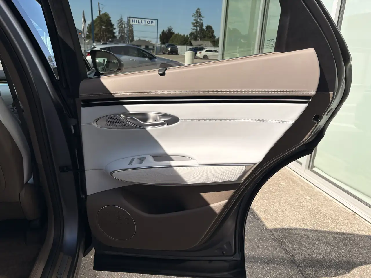 Genesis GV70 - Image 39