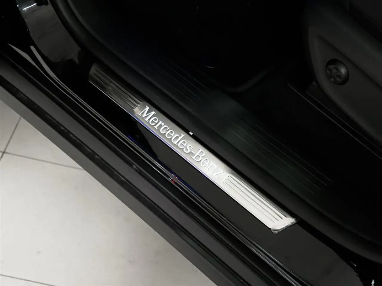 Mercedes-Benz GLE - Image 29