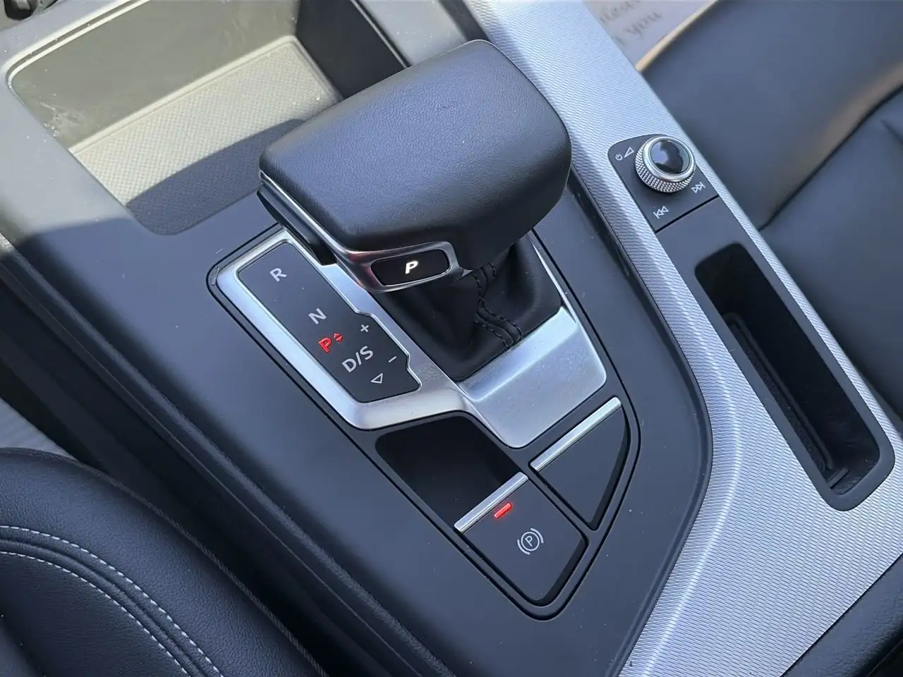 Audi A4 - Image 28