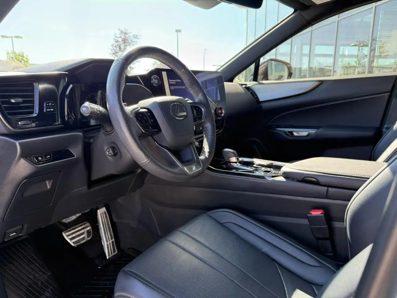 Lexus NX 350 - Image 8