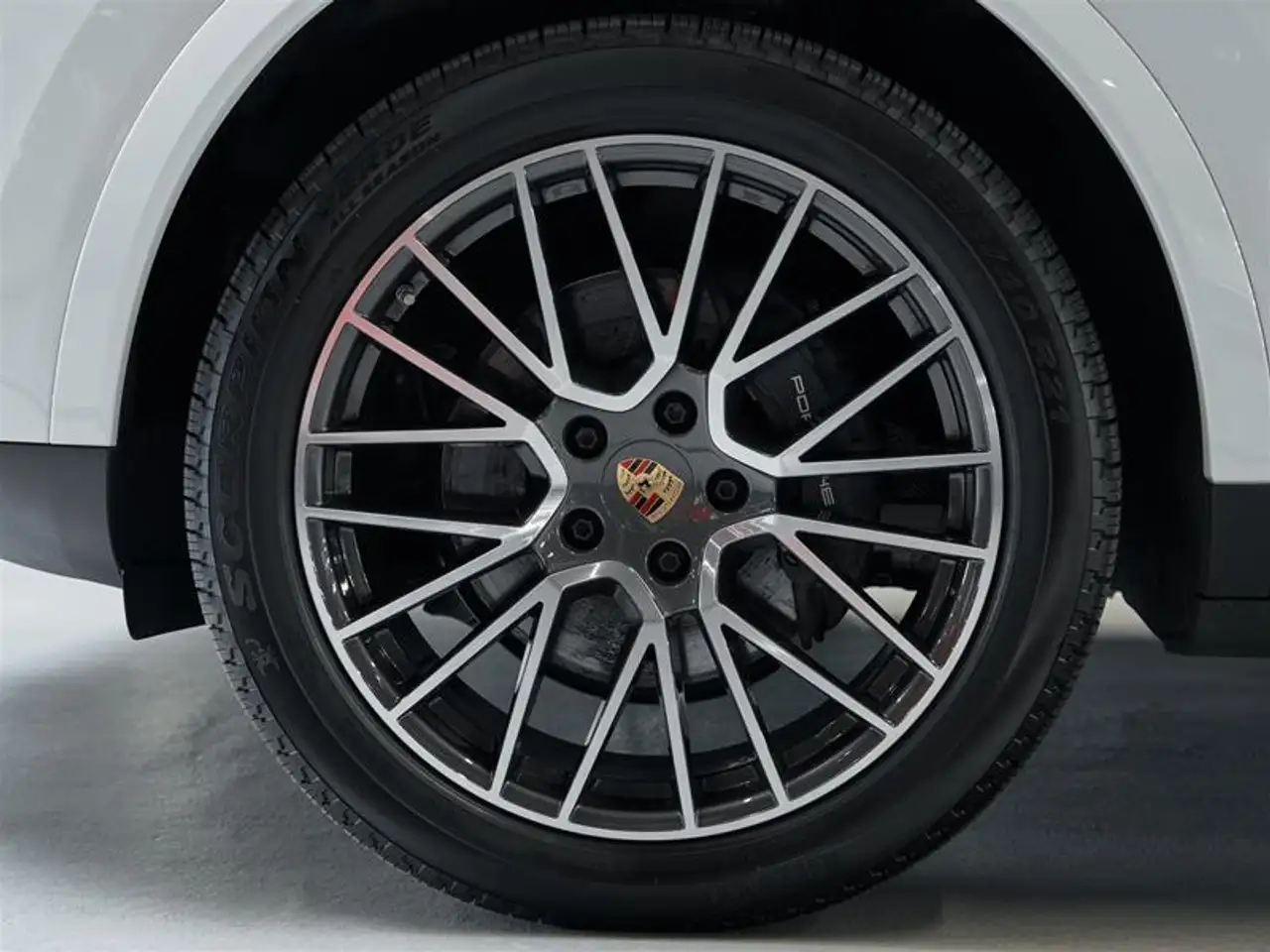 Porsche Cayenne - Image 7