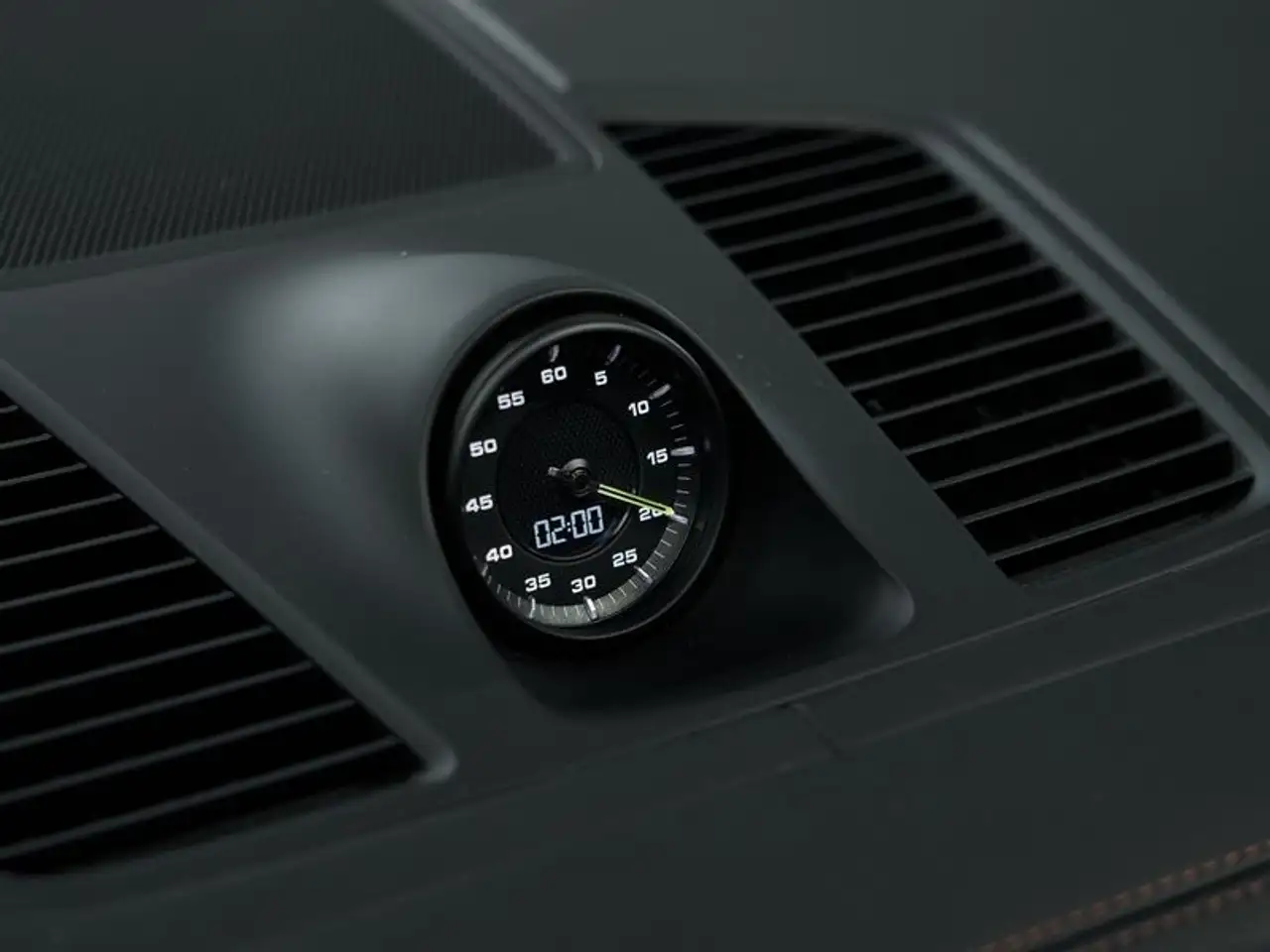 Porsche Cayenne - Image 41