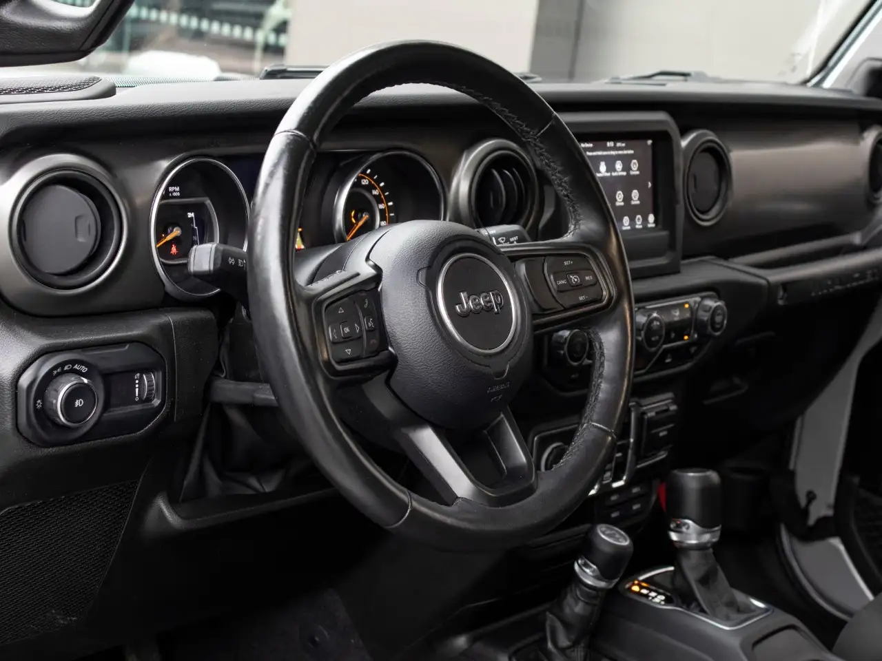 Jeep Wrangler - Image 8