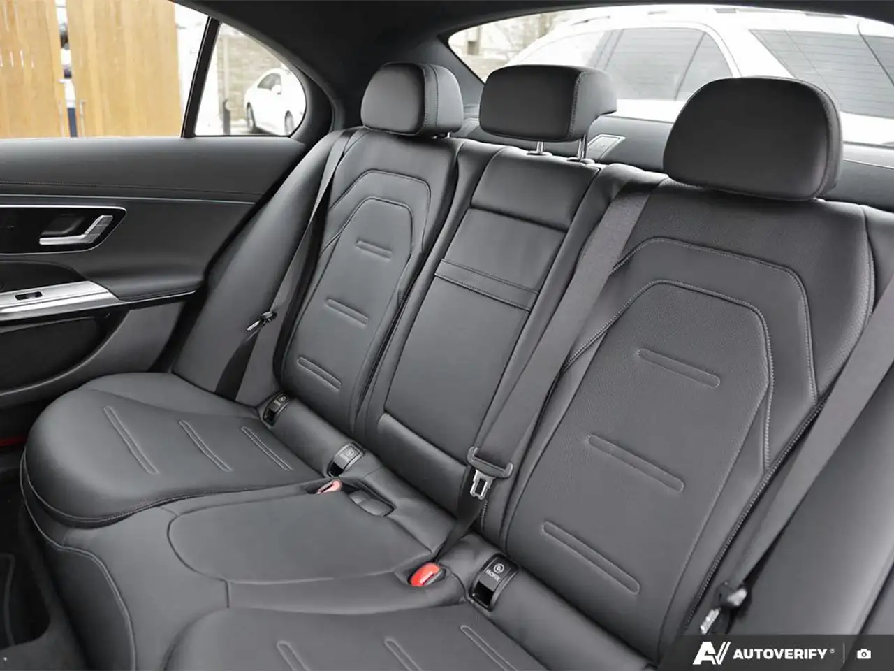 Mercedes-Benz E-Class - Image 24