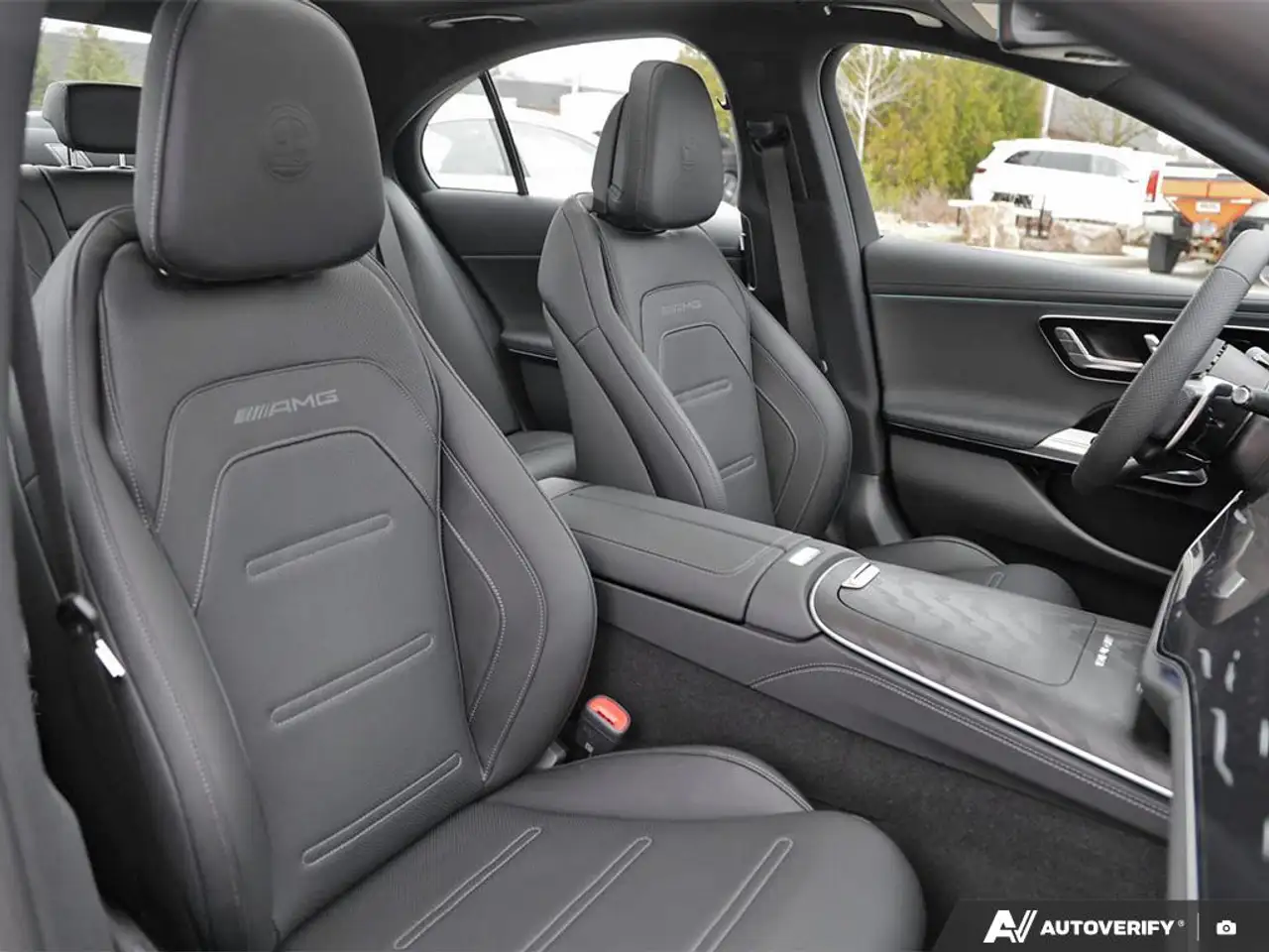 Mercedes-Benz E-Class - Image 22