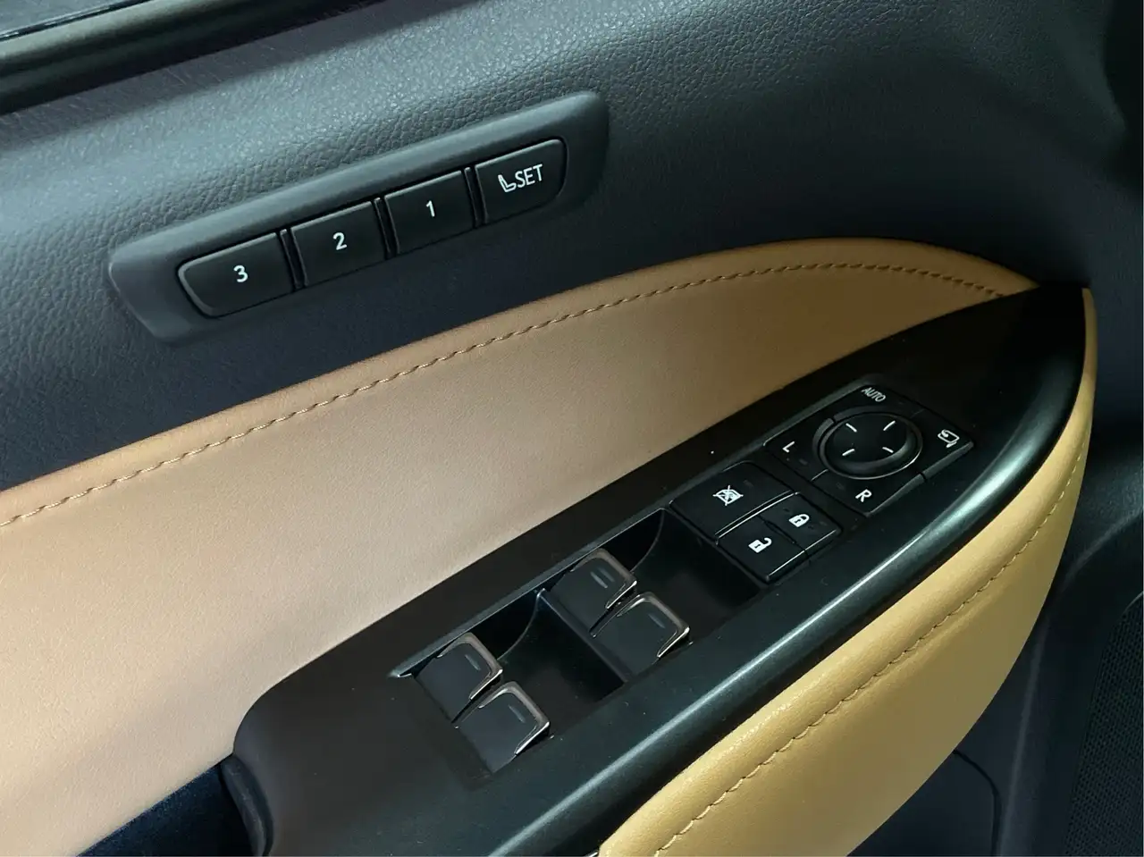 Lexus NX - Image 26
