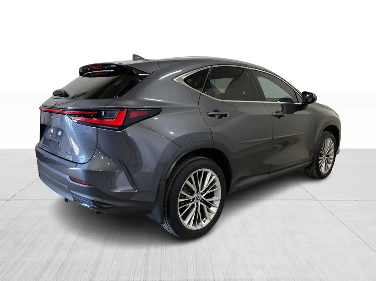 Lexus NX - Image 17