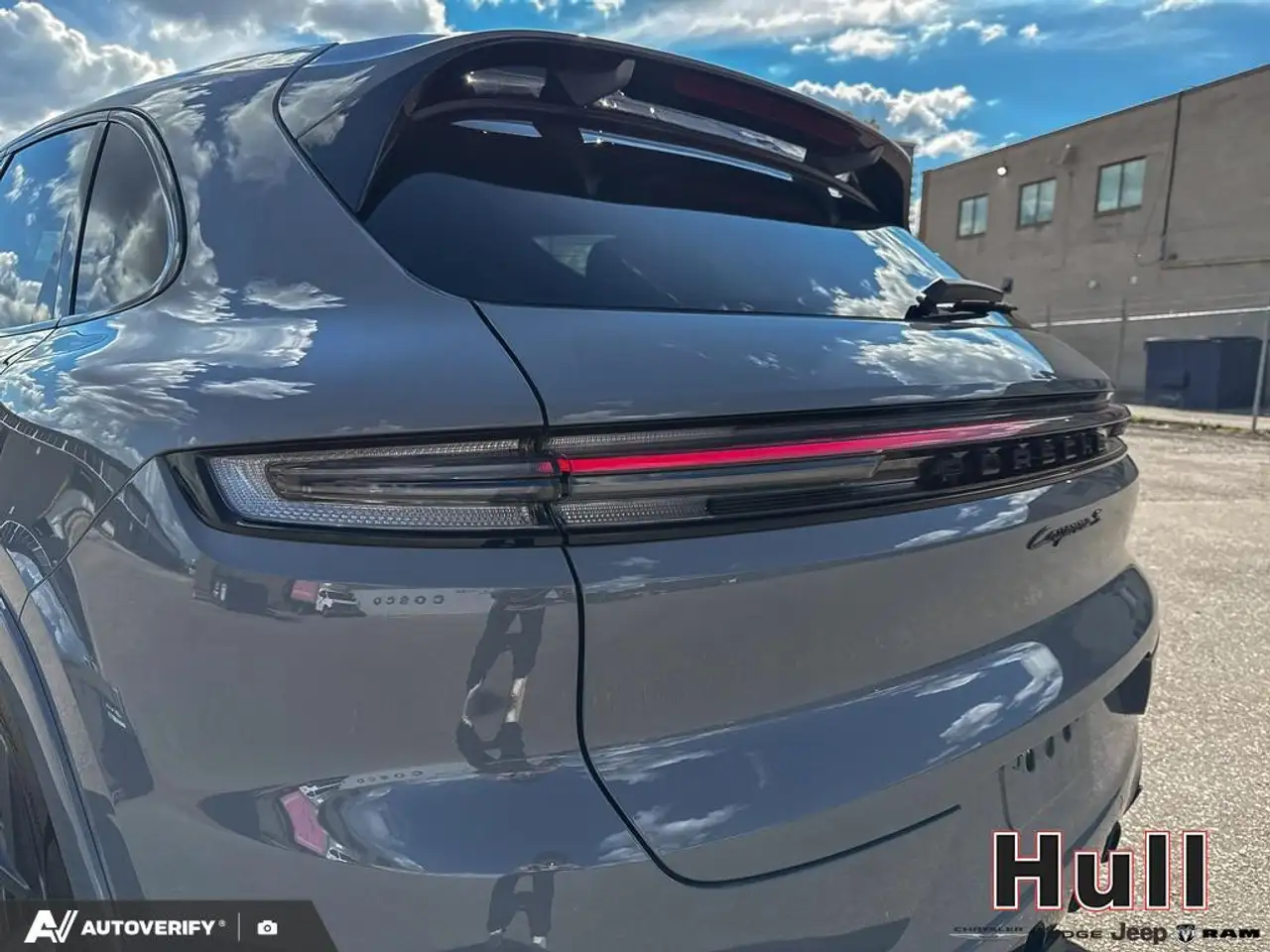 Porsche Cayenne - Image 10