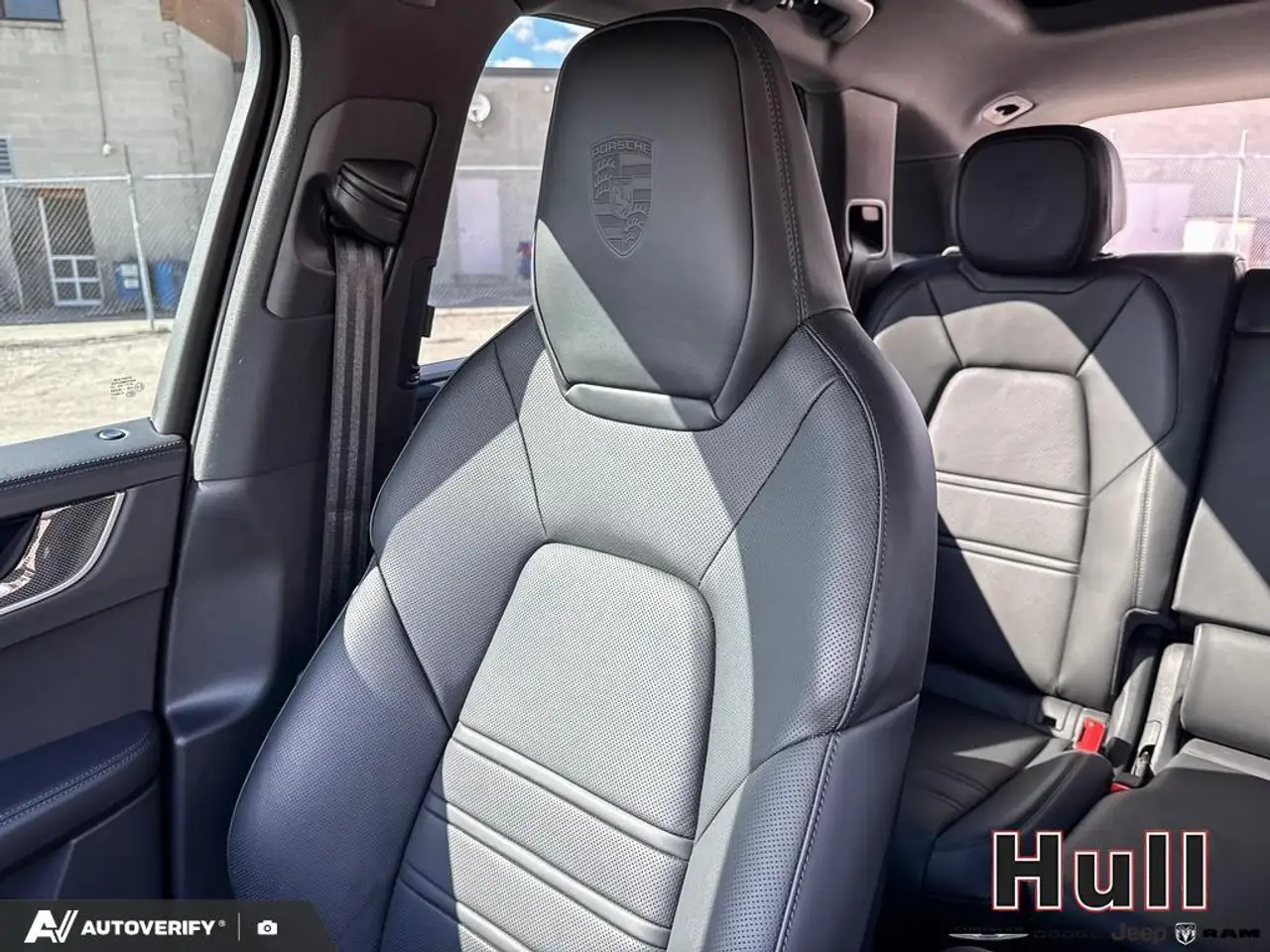 Porsche Cayenne - Image 19