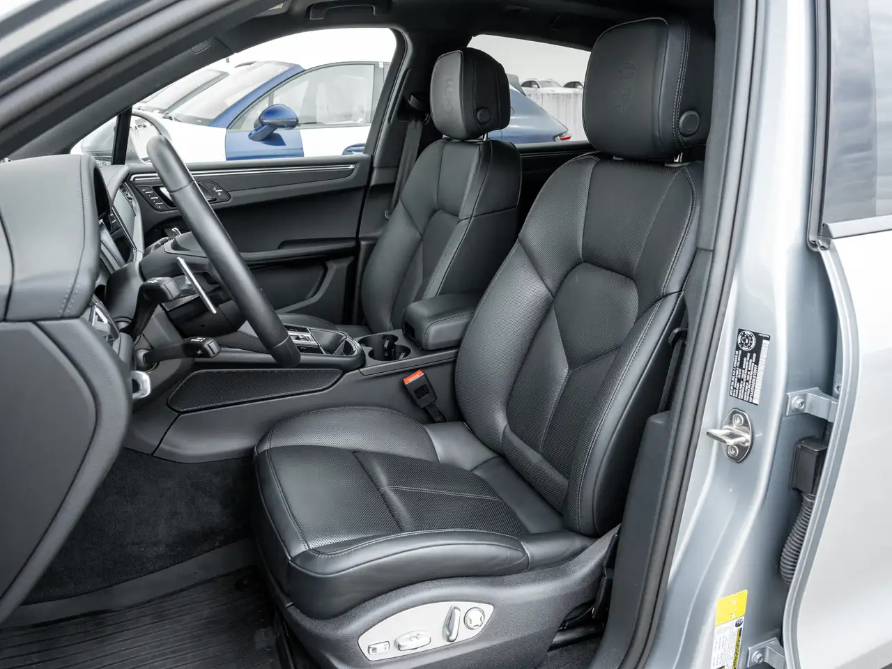 Porsche Macan - Image 14