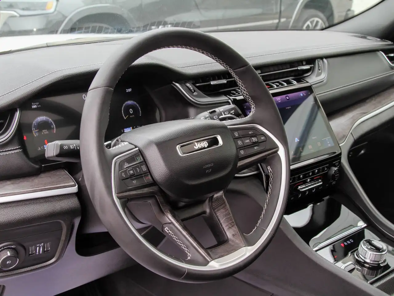 Jeep Grand Cherokee - Image 12