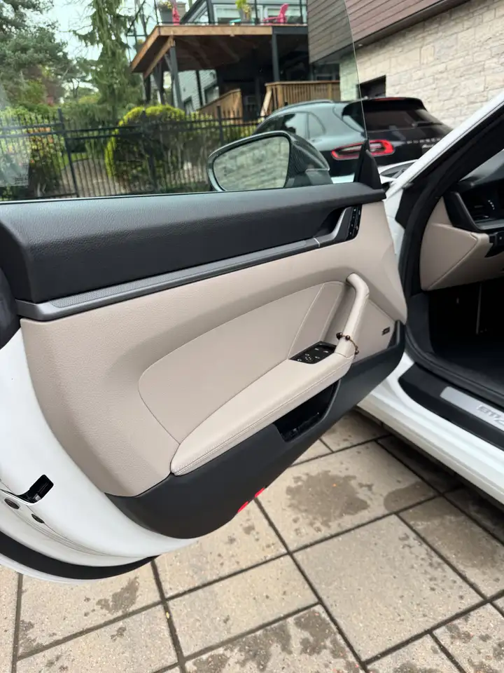 Porsche 911 - Image 8