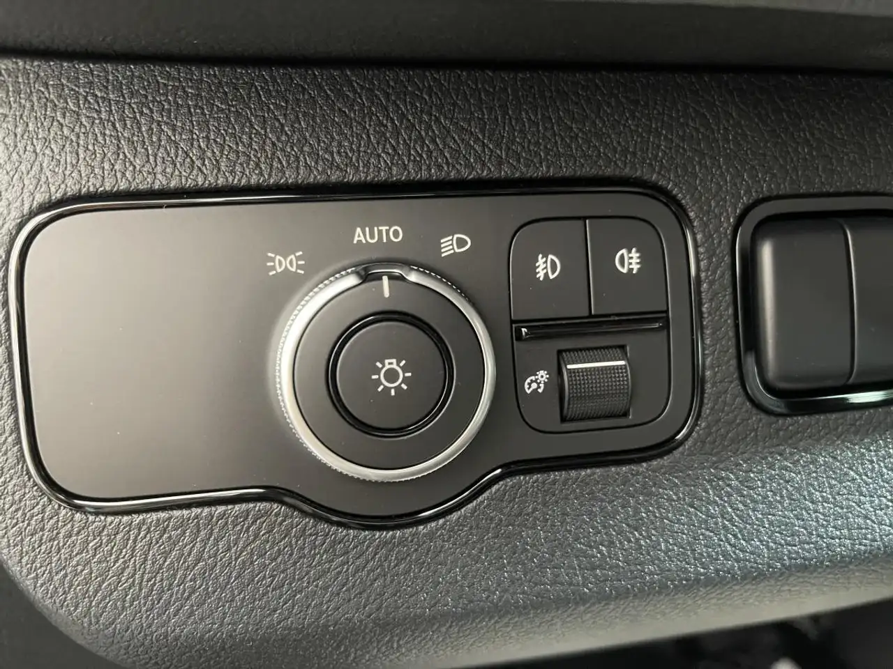 Mercedes-Benz Sprinter - Image 9