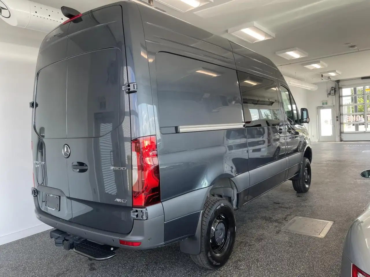 Mercedes-Benz Sprinter - Image 14