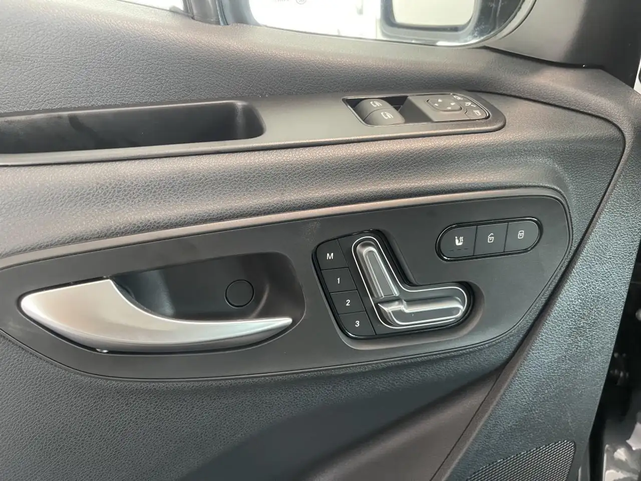 Mercedes-Benz Sprinter - Image 13