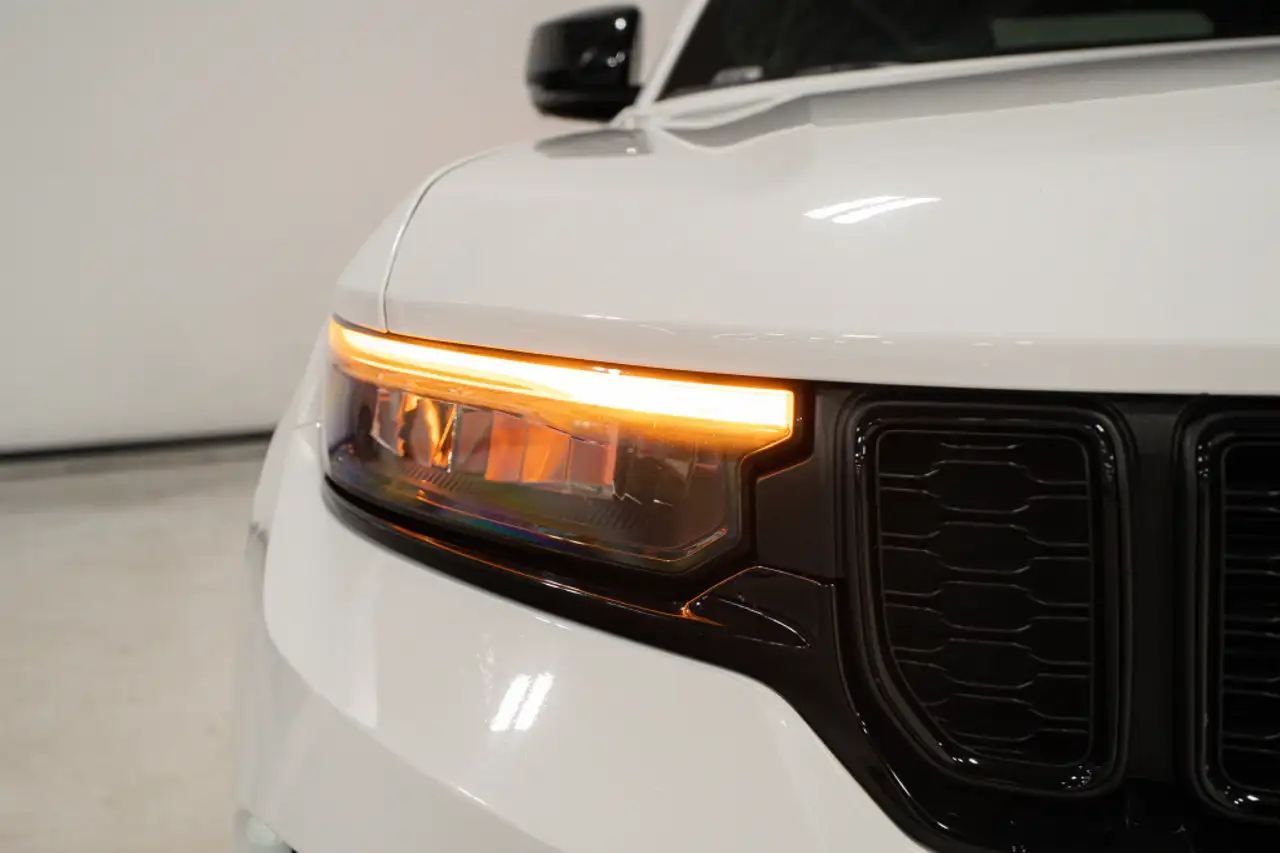 Jeep Grand Cherokee - Image 8