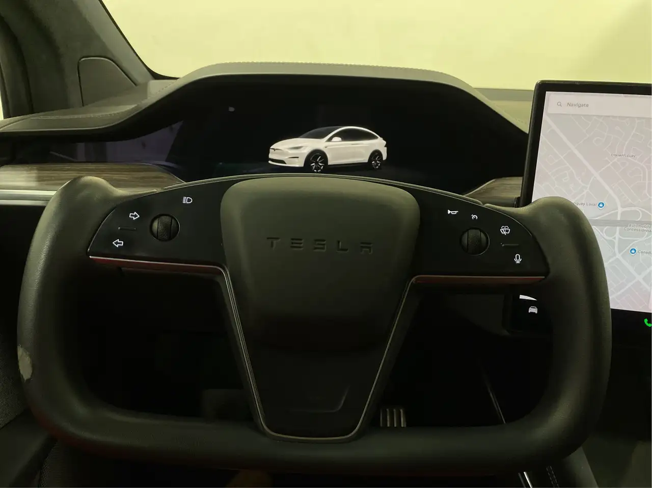 Tesla Model X - Image 24