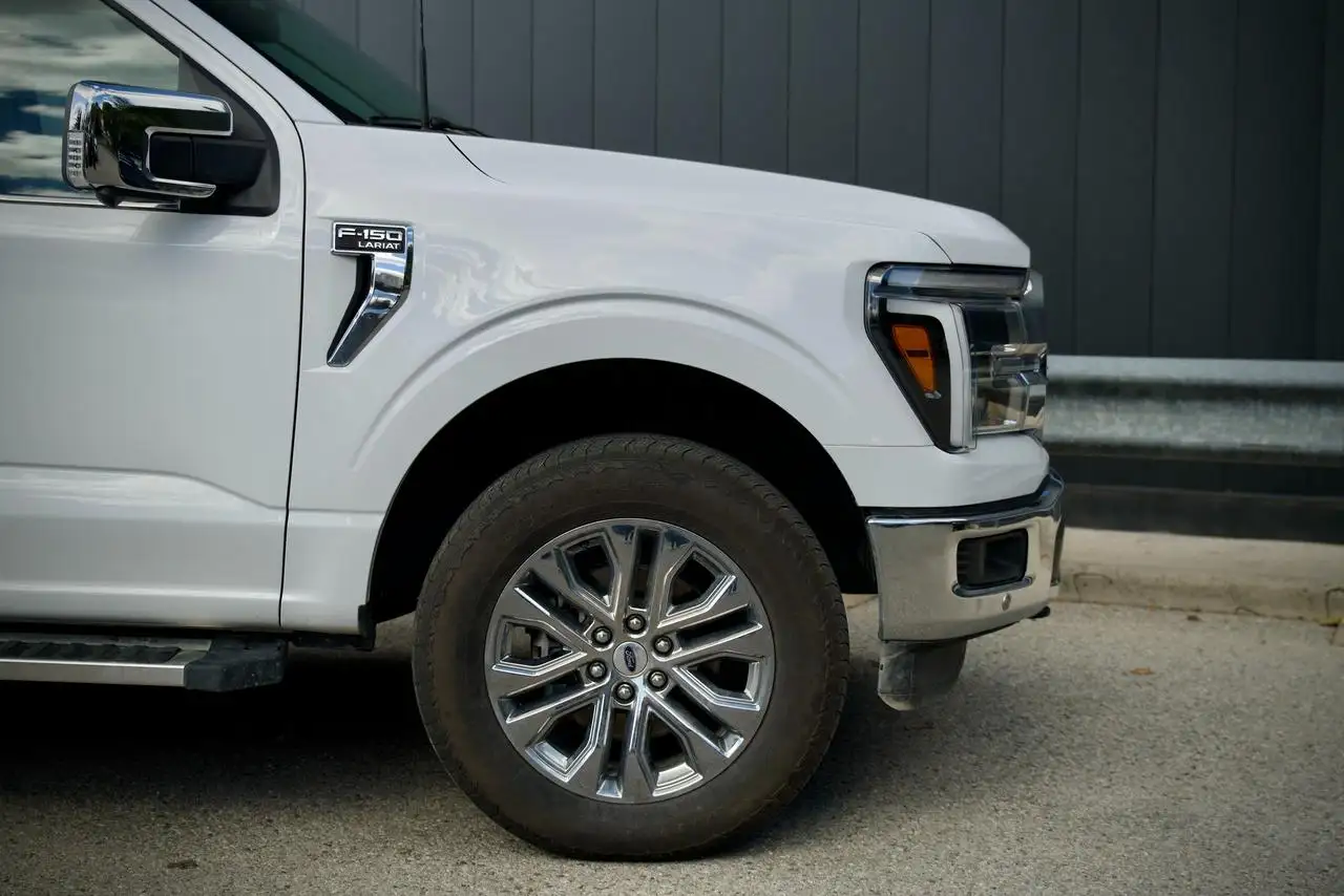 Ford F-150 - Image 24