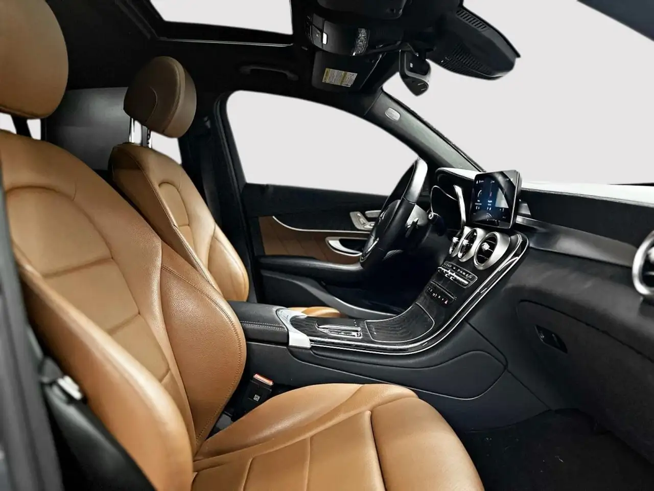 Mercedes-Benz GLC - Image 23