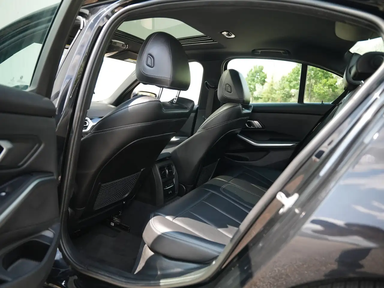 BMW 3 Series - Image 26