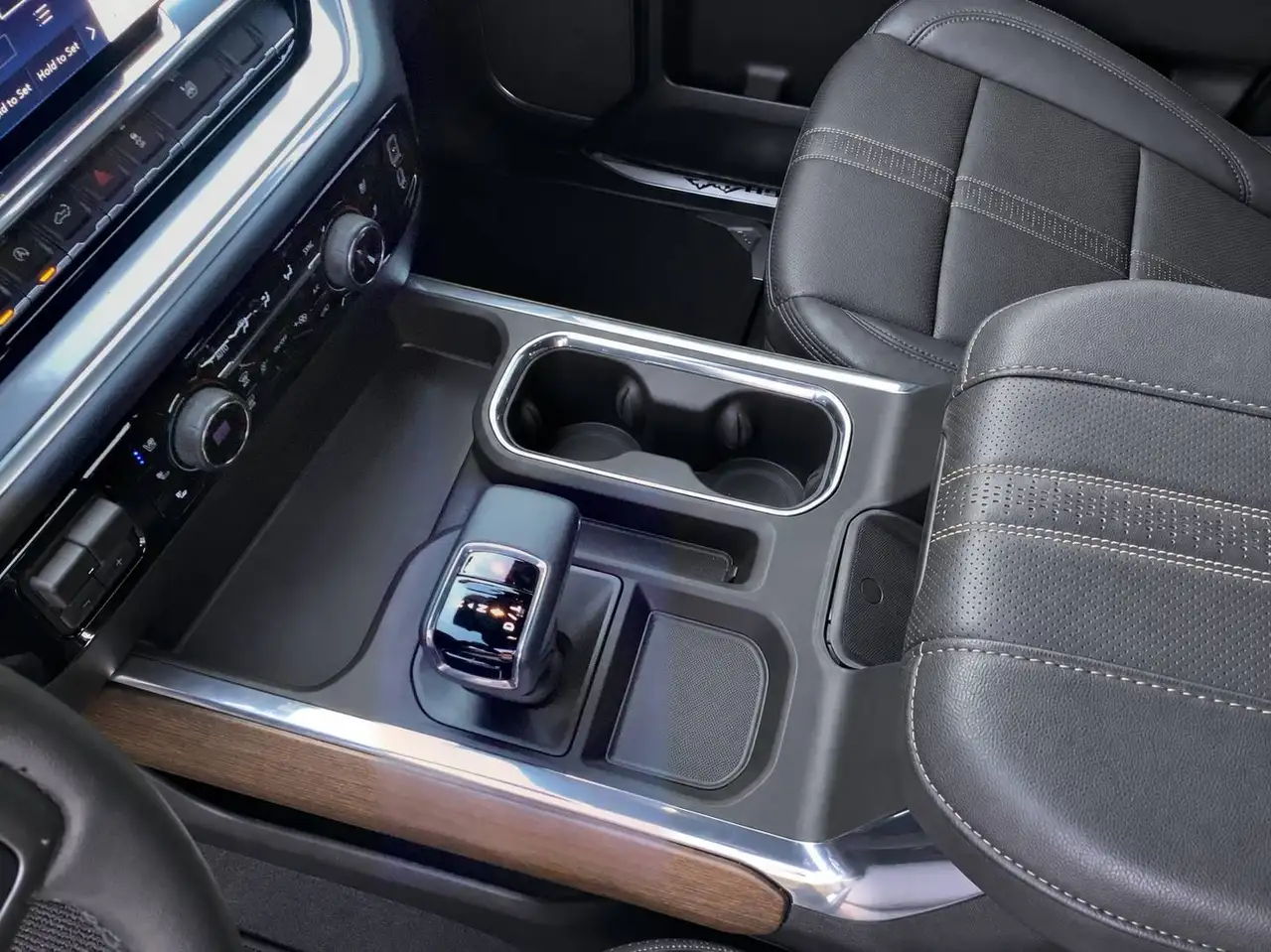 Chevrolet Silverado 1500 - Image 16