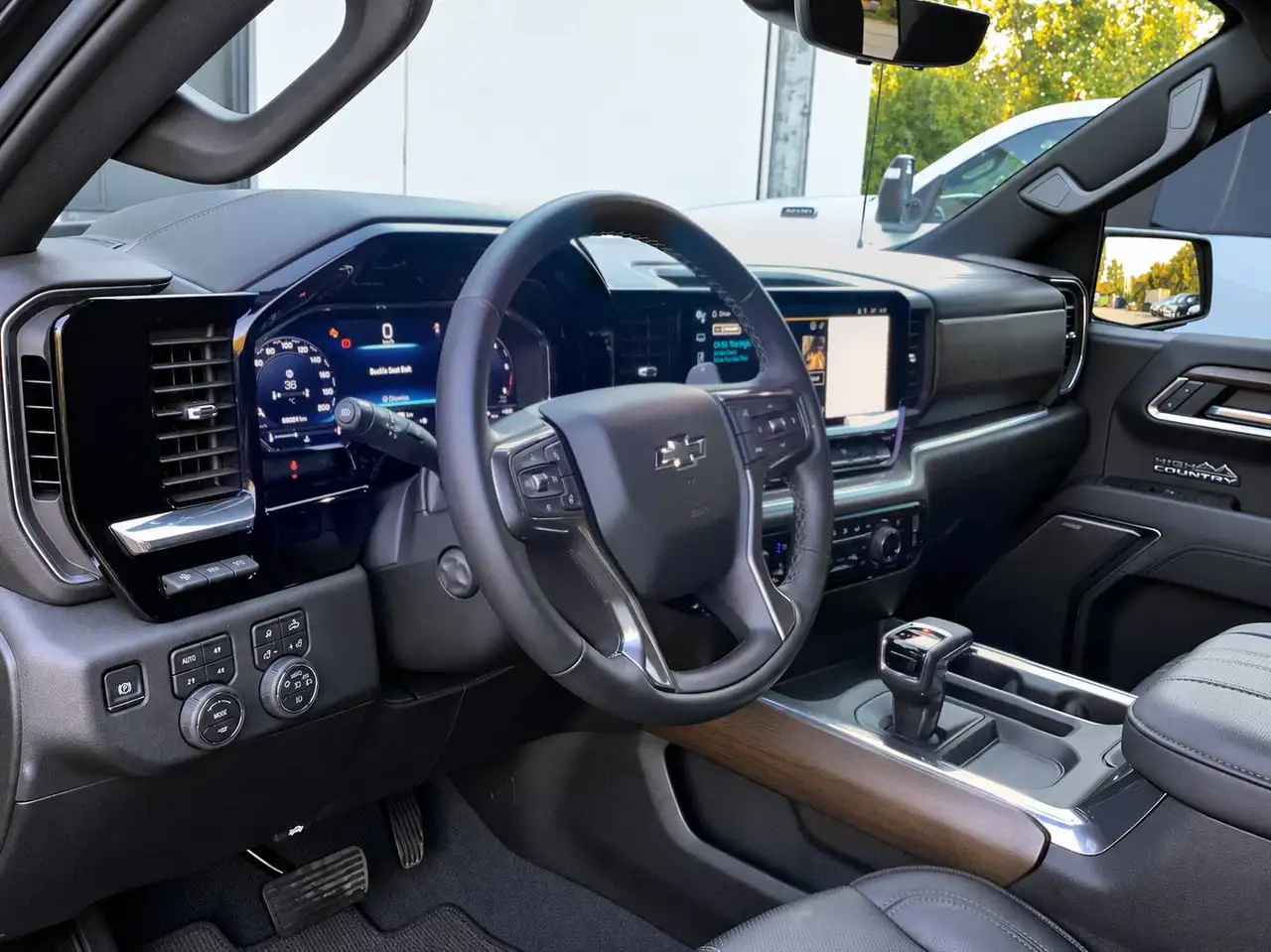 Chevrolet Silverado 1500 - Image 15