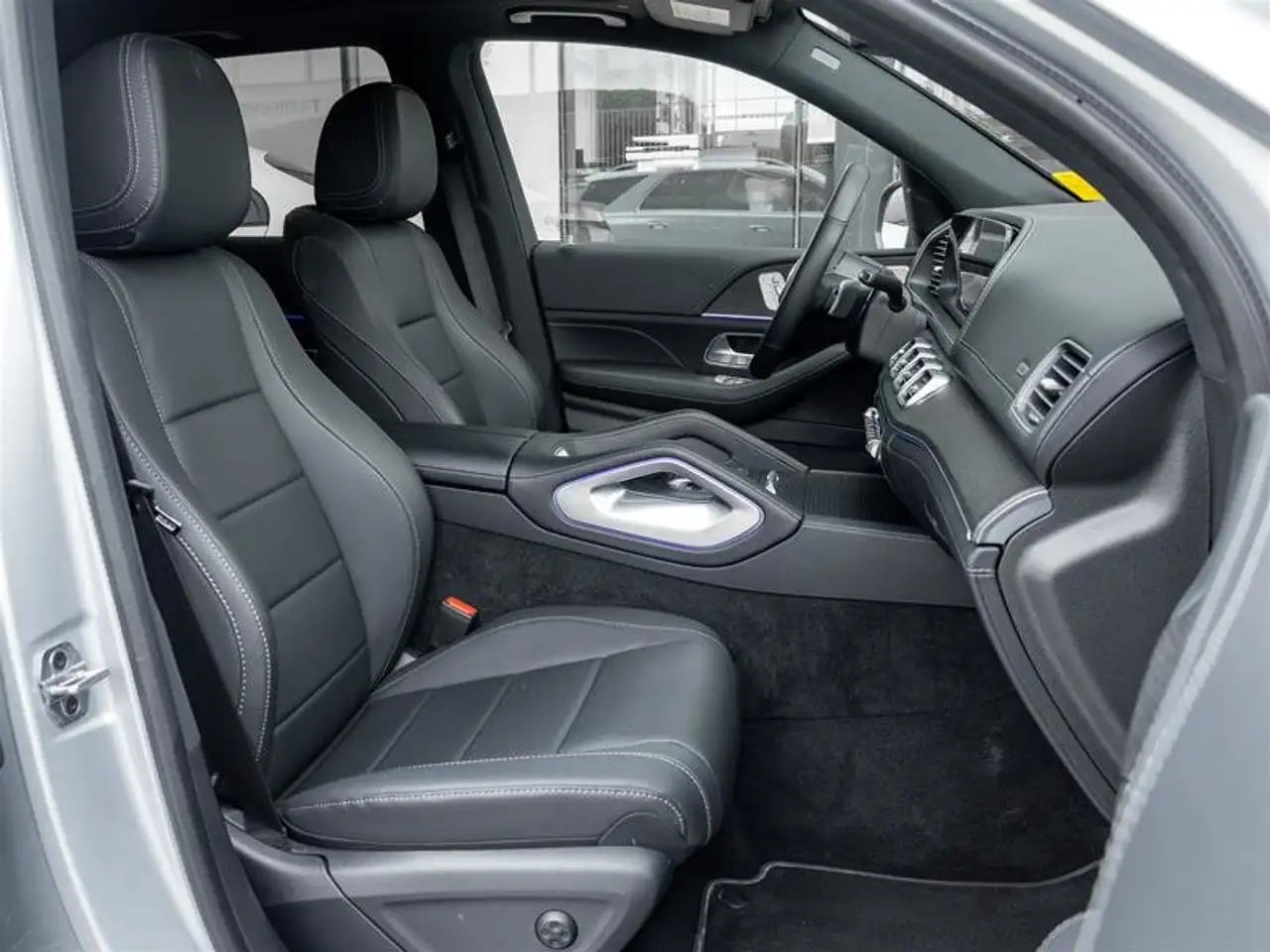 Mercedes-Benz GLE - Image 32