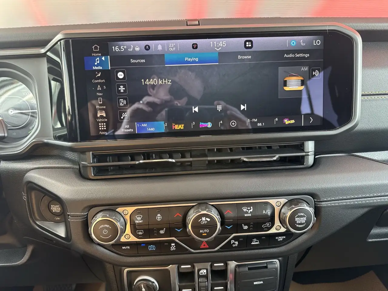 Jeep Wrangler - Image 11