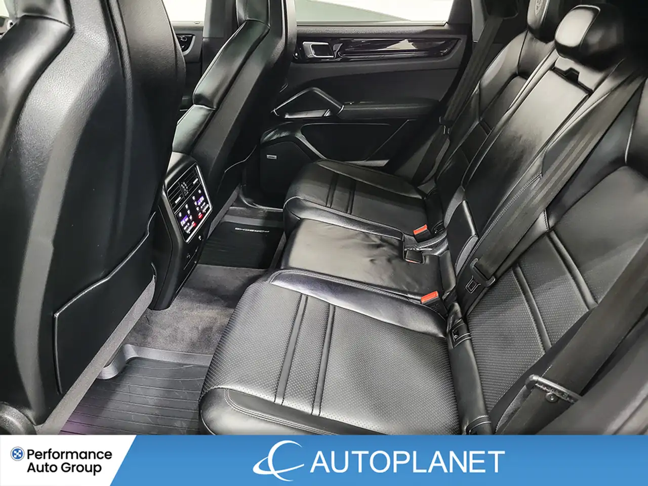 Porsche Cayenne - Image 24