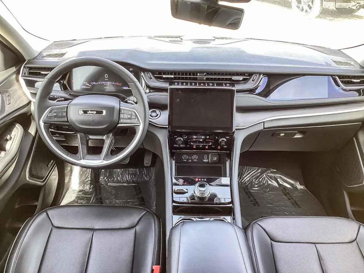Jeep Grand Cherokee - Image 26