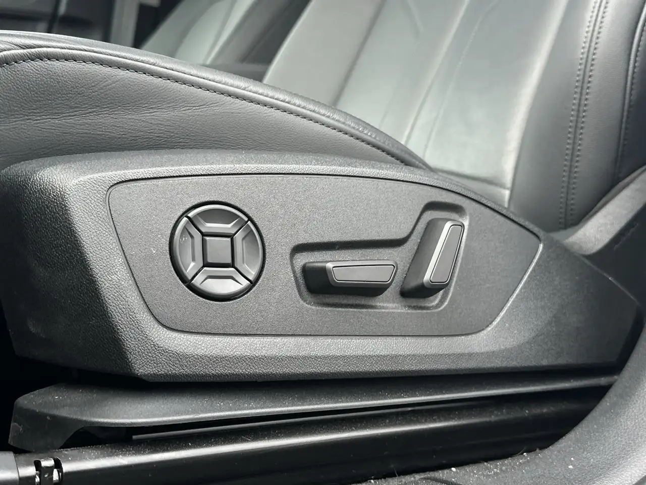Audi Q3 - Image 20