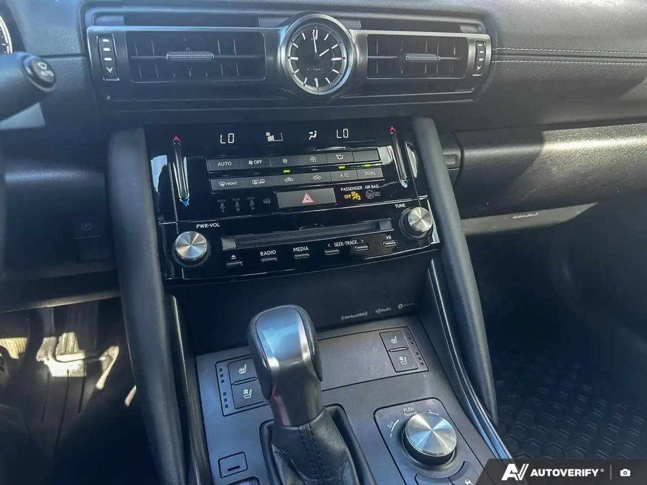 Lexus IS - Image 19