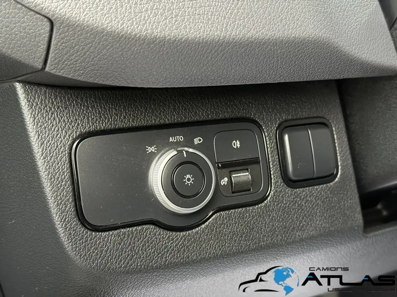 Mercedes-Benz Sprinter - Image 13