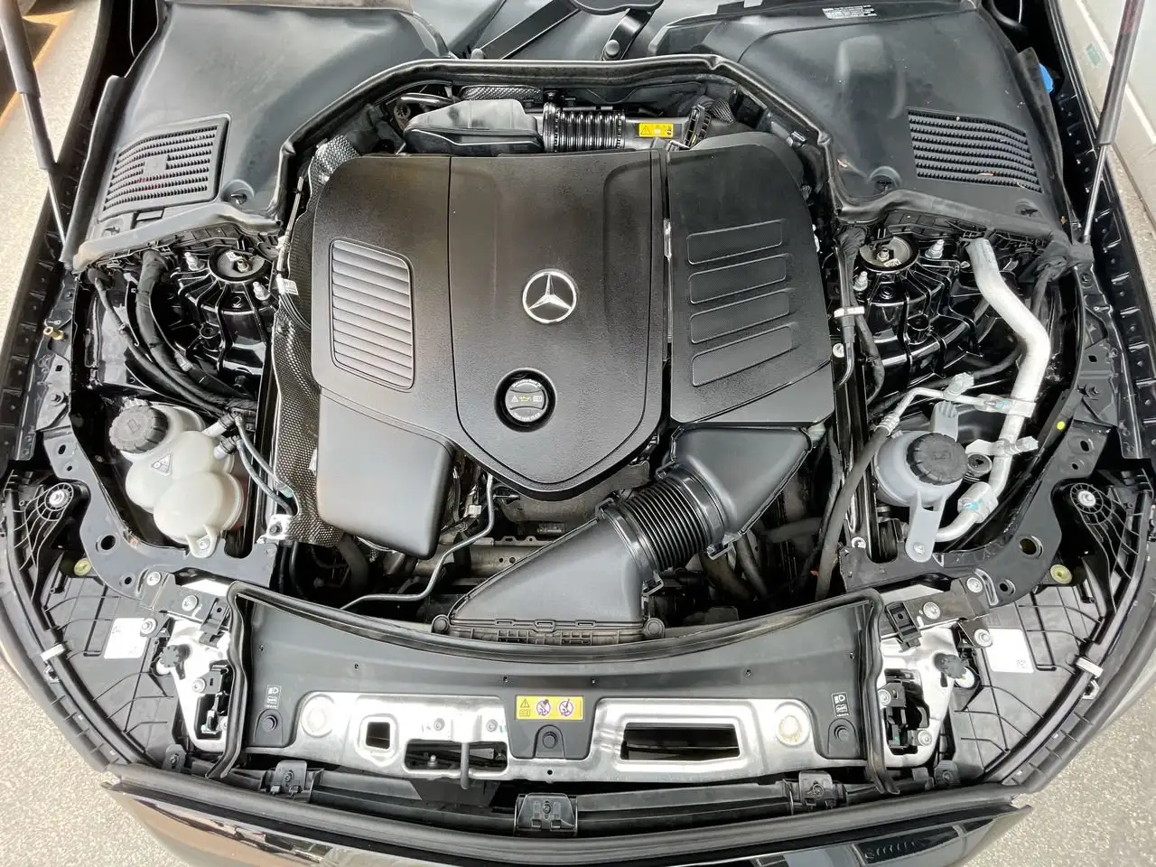 Mercedes-Benz C-Class - Image 35
