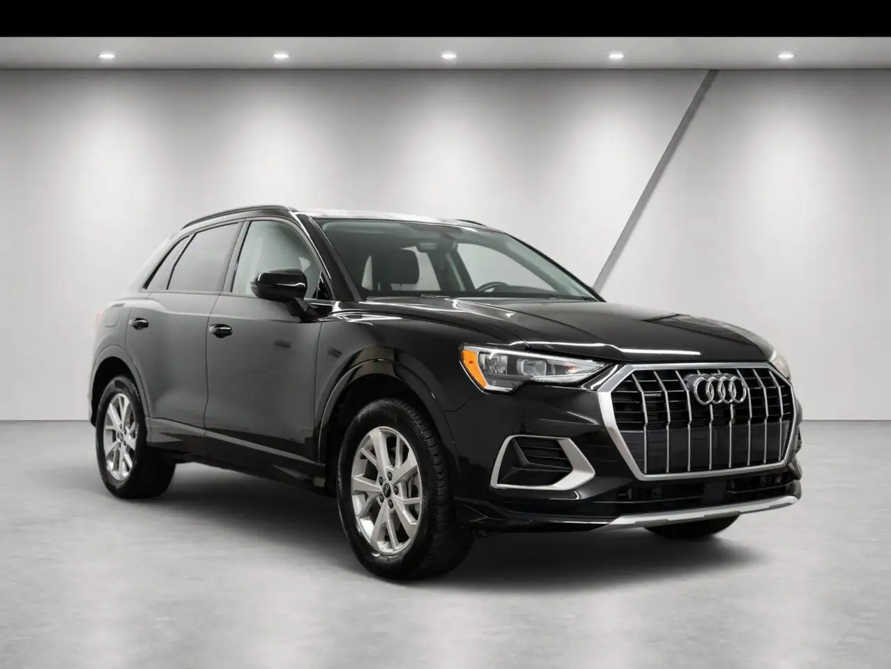 Audi Q3 - Image 1