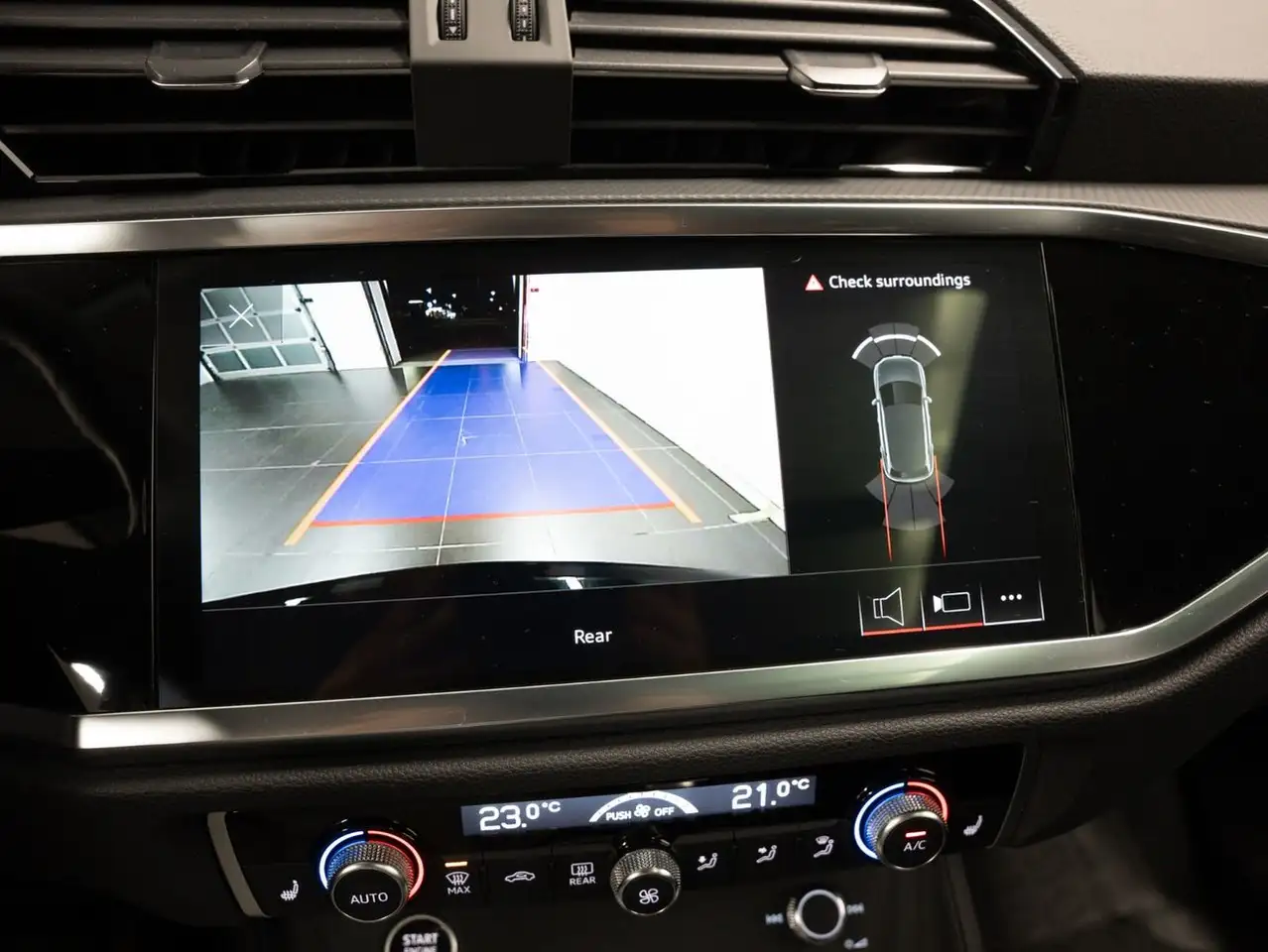 Audi Q3 - Image 23