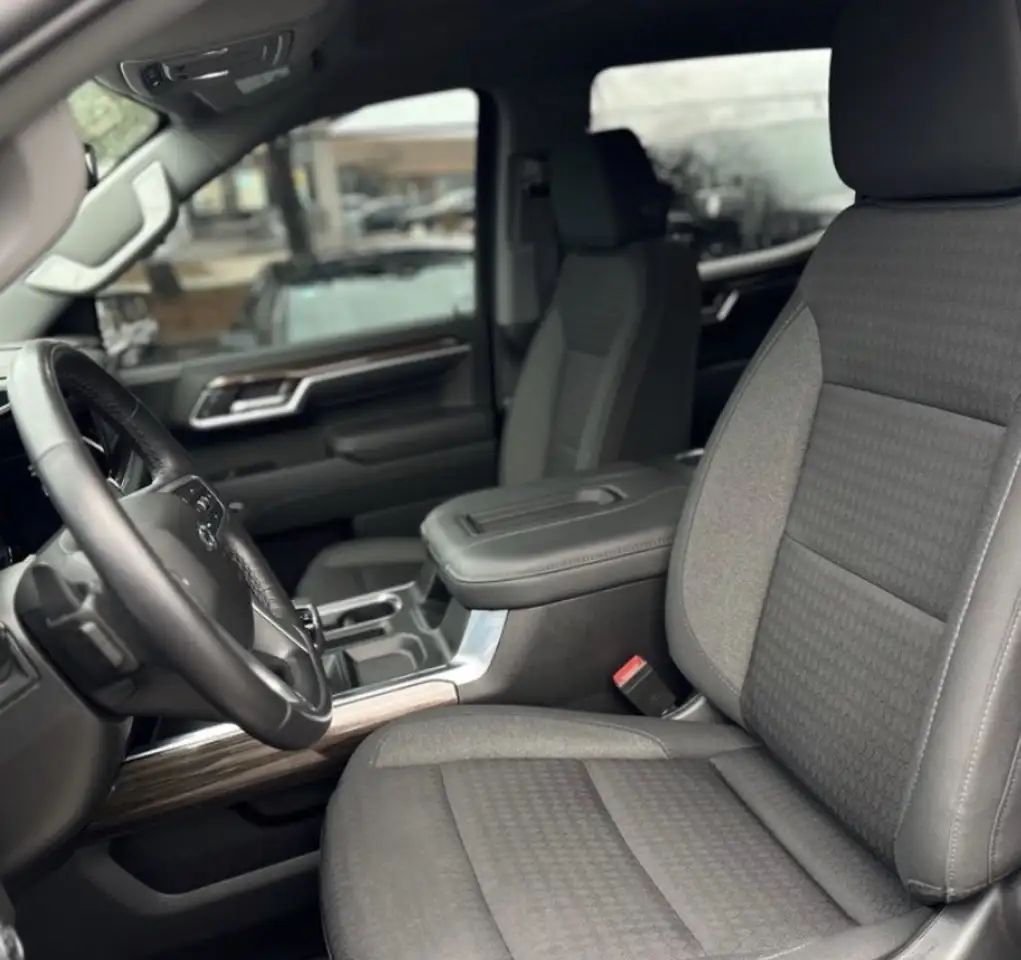Chevrolet Silverado 1500 - Image 3