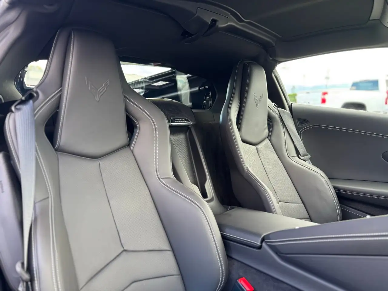 Chevrolet Corvette - Image 22
